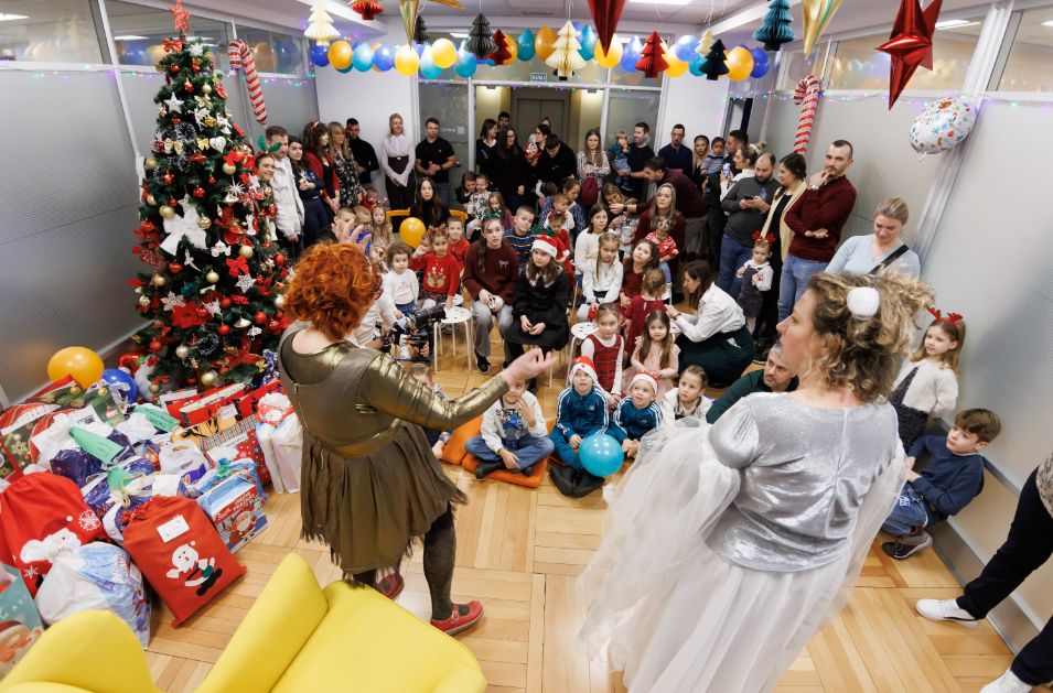 Kad se firma pretvori u bajku: novogodišnja proslava za decu u Heliantu